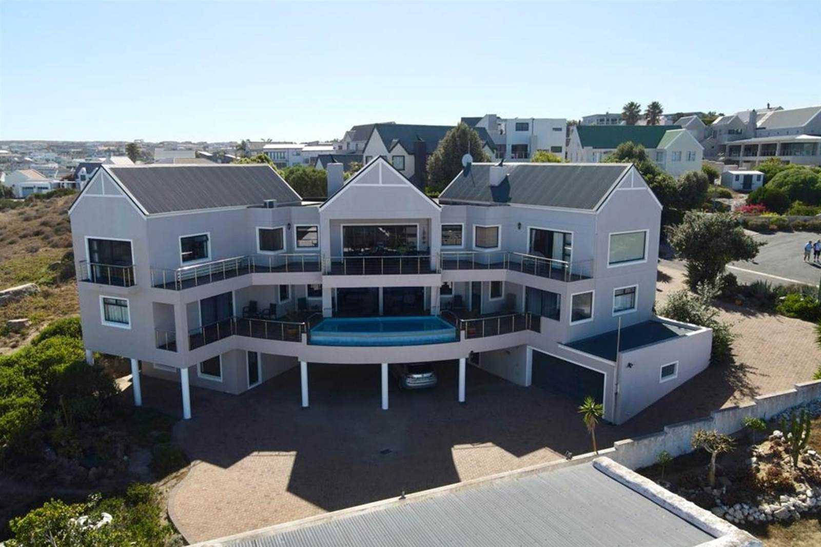7 Bed House in Myburgh Park photo number 1