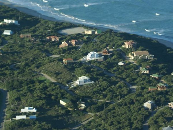 734 m² Land available in Paradise Beach