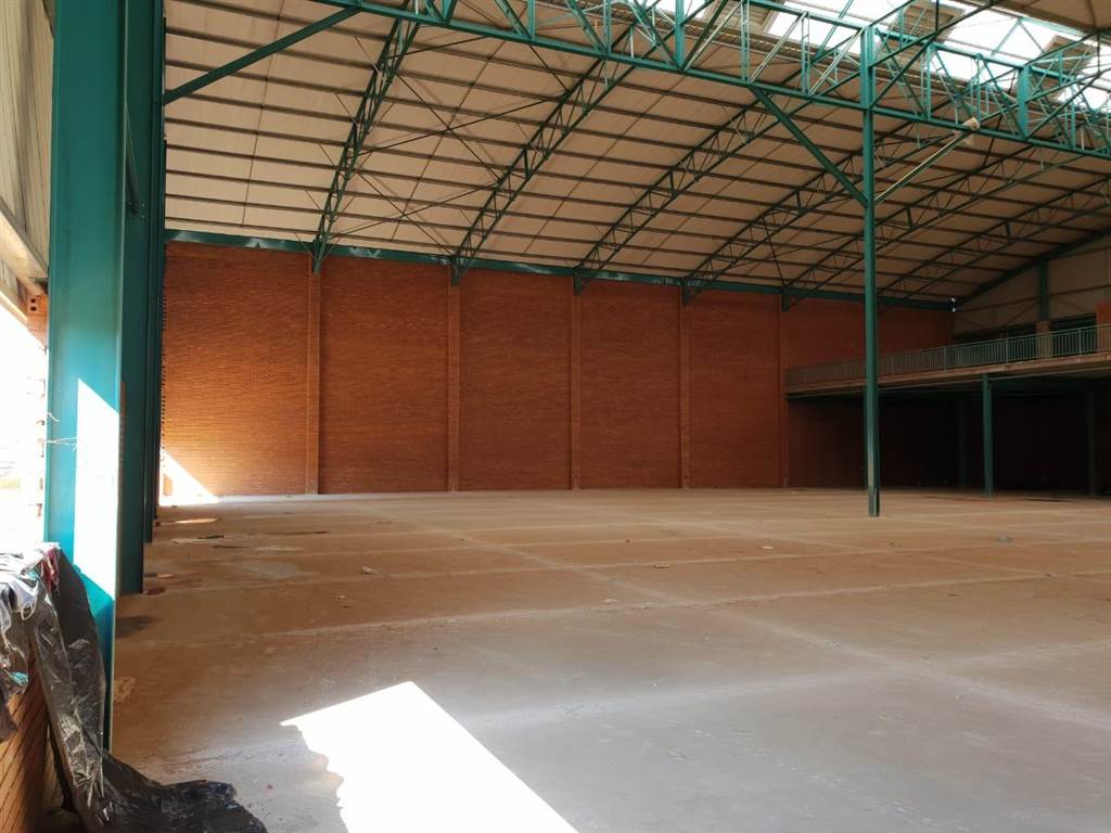 9060  m² Industrial space in Pomona photo number 12