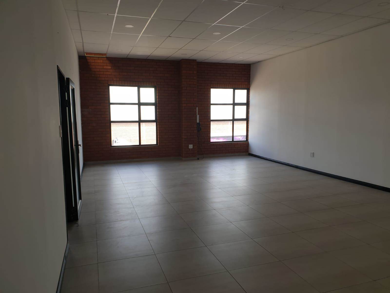 9060  m² Industrial space in Pomona photo number 23