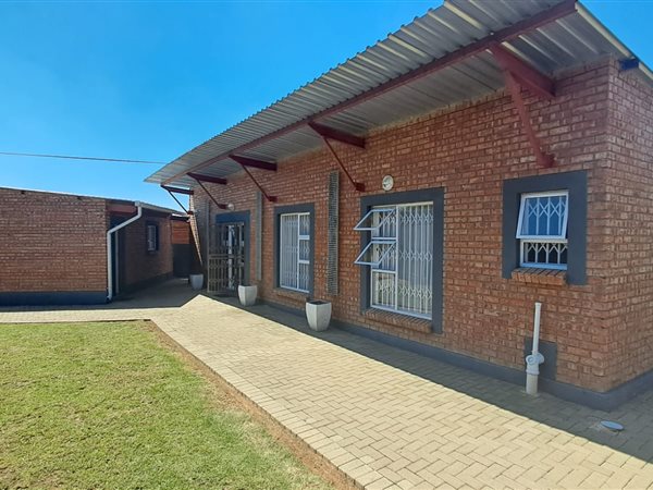3 Bedroom Simplex 3 Bedroom Simplex