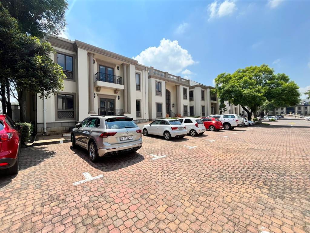 113  m² Commercial space in Bryanston photo number 2
