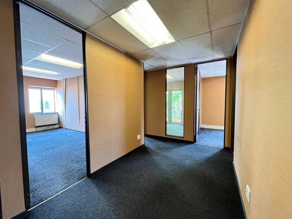113  m² Commercial space in Bryanston photo number 12
