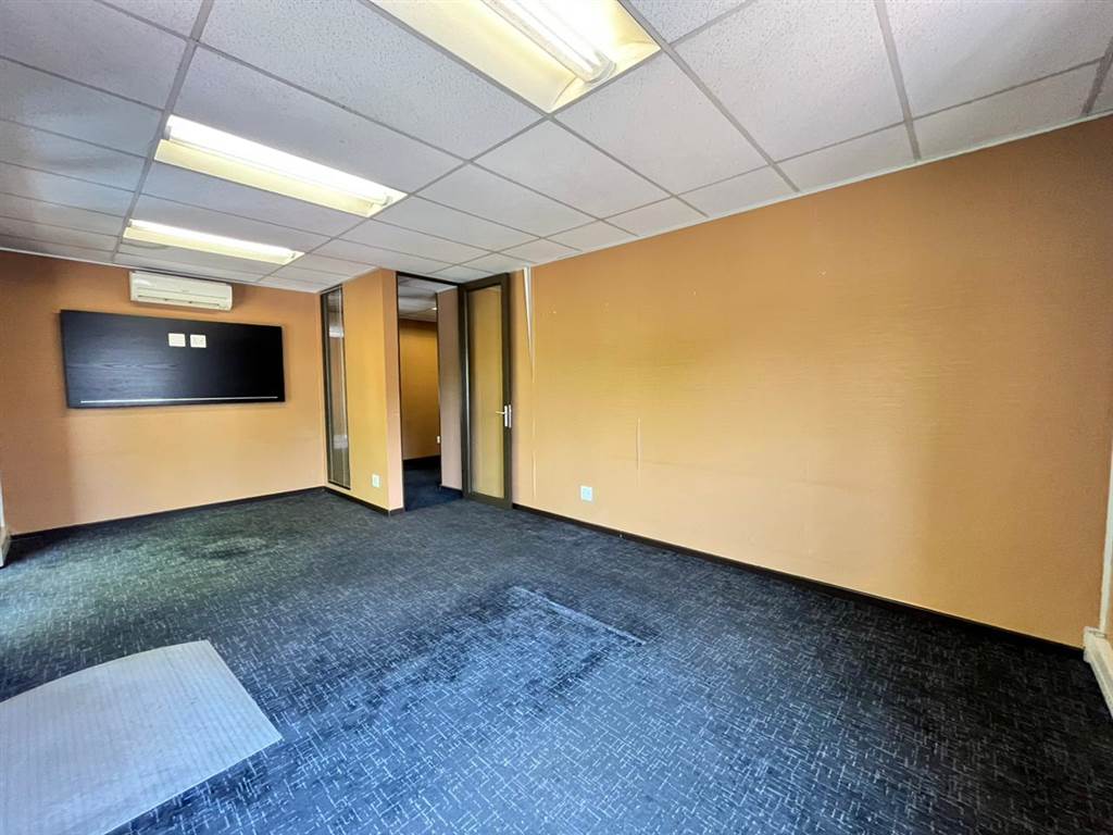 113  m² Commercial space in Bryanston photo number 8