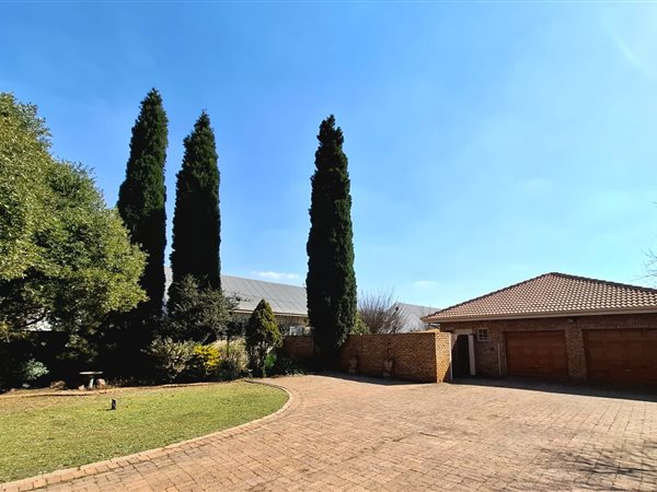 8 Bedroom House