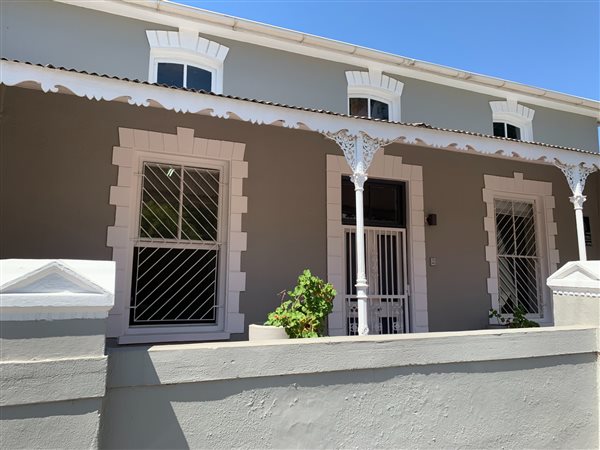 324  m² Office Space in Paarl Central East
