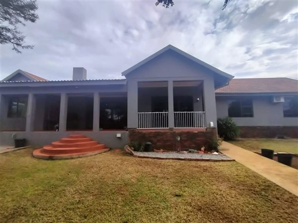 4 Bedroom House 4 Bedroom House