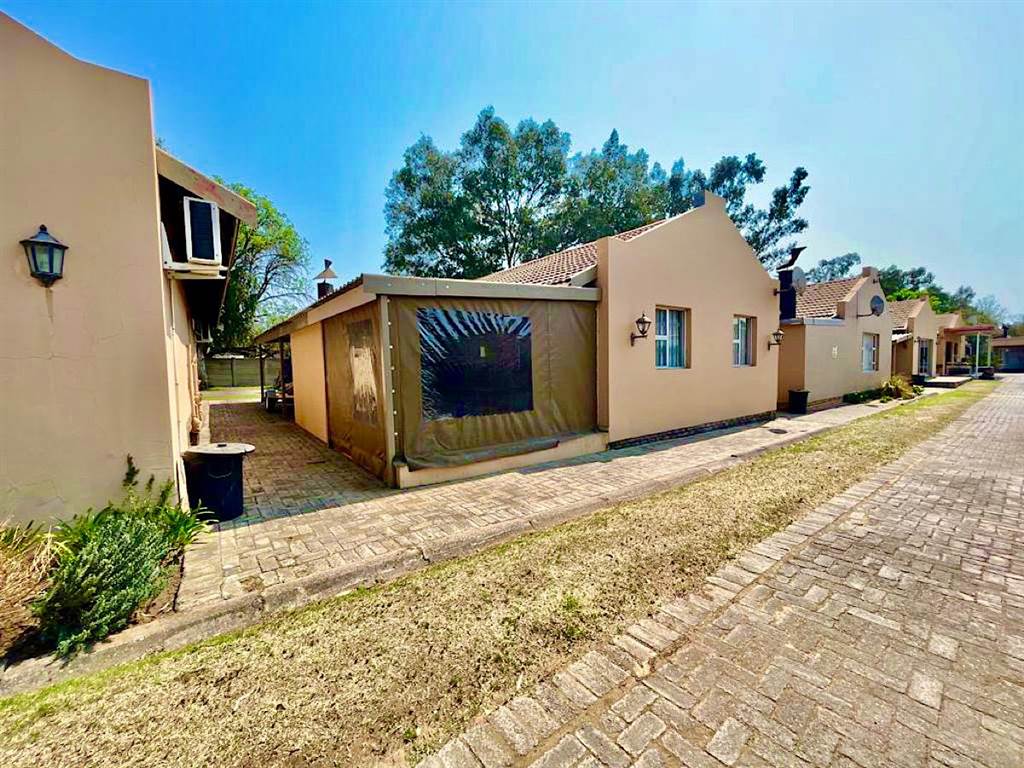 3 Bed Townhouse in Vaalpark photo number 18
