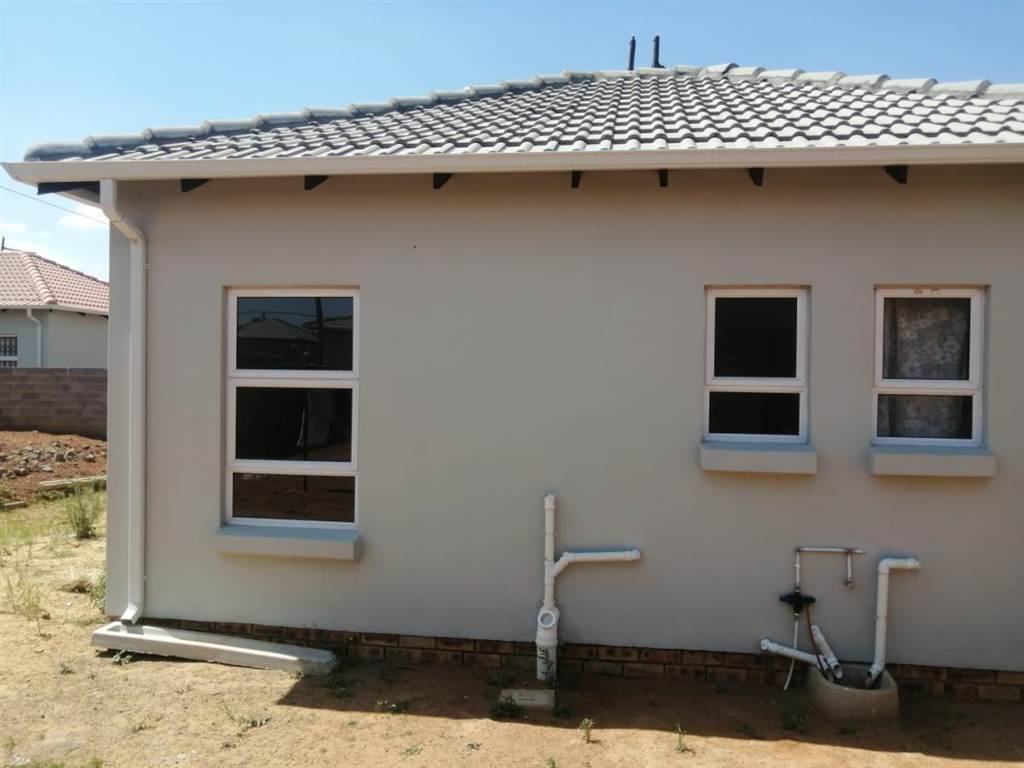 2 Bed House in Lehae photo number 4