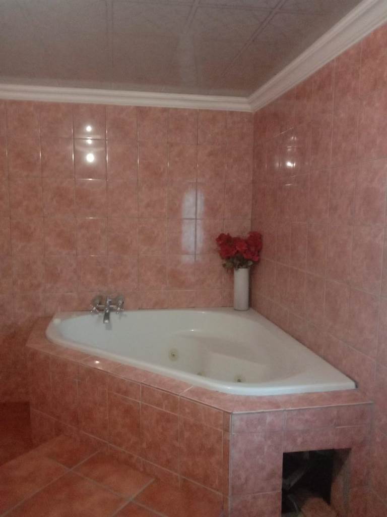 3 Bed House in Cullinan and Surrounds photo number 4