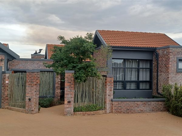 6 Bedroom House 6 Bedroom House
