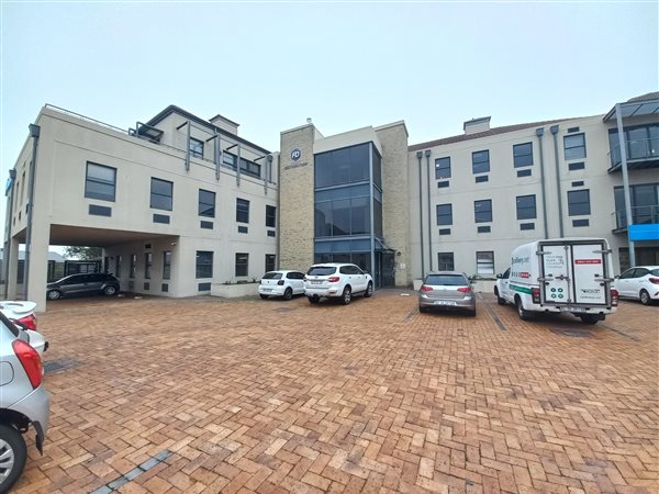 710  m² Commercial space