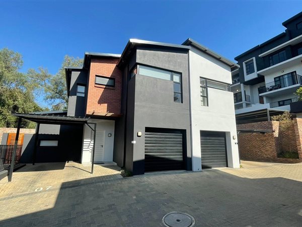 3 Bedroom Townhouse 3 Bedroom Townhouse