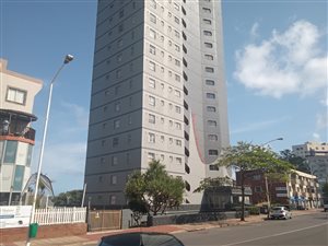3 Bed Apartment in Amanzimtoti