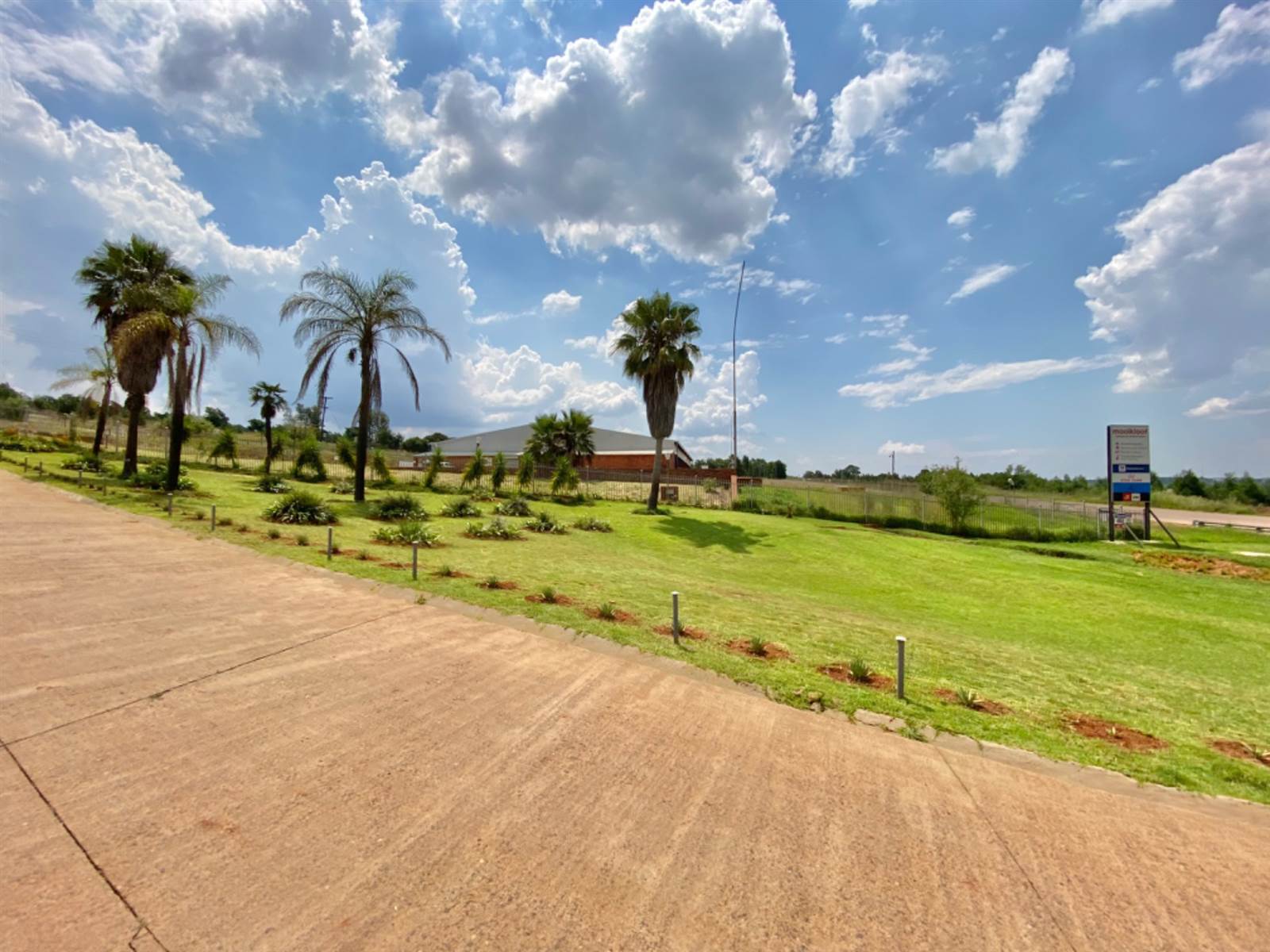 1 ha Land available in Mooikloof Equestrian Estate photo number 1