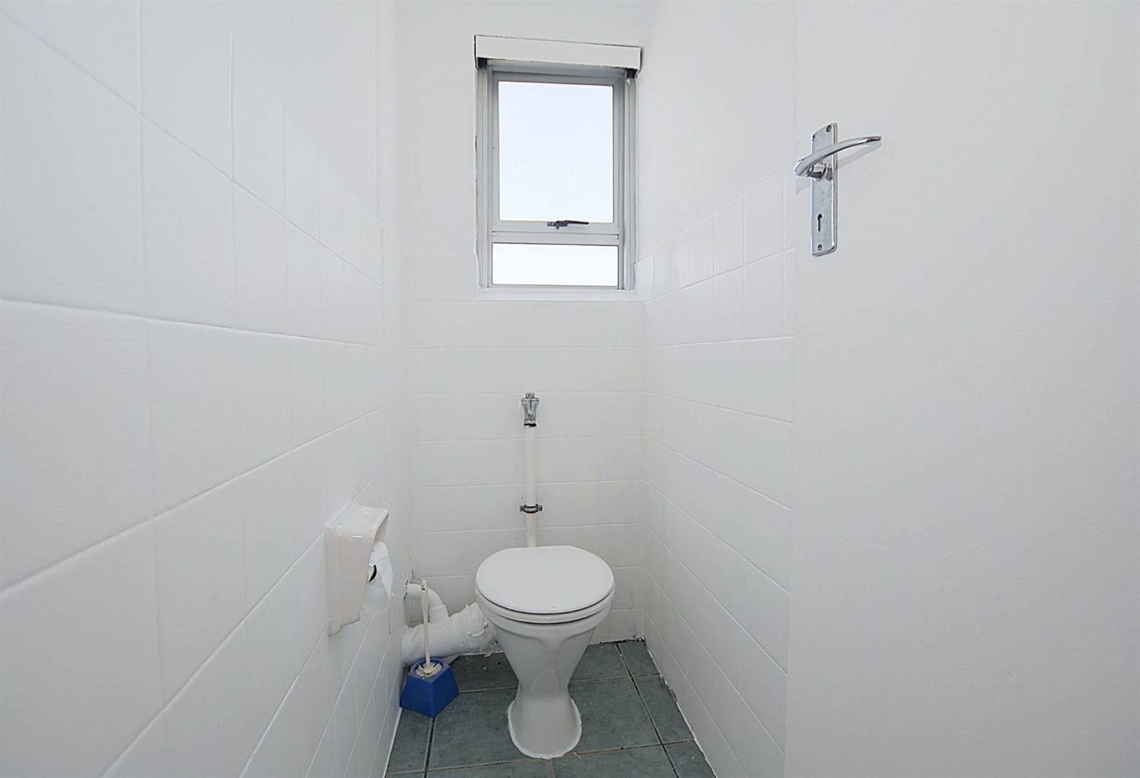 2 Bed Apartment in Tableview photo number 14