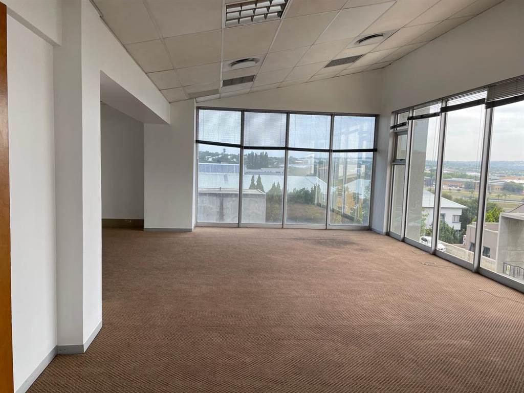 238  m² Commercial space in Kyalami photo number 14