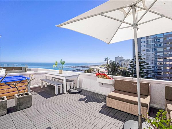 2.5 Bed Apartment in Sea Point