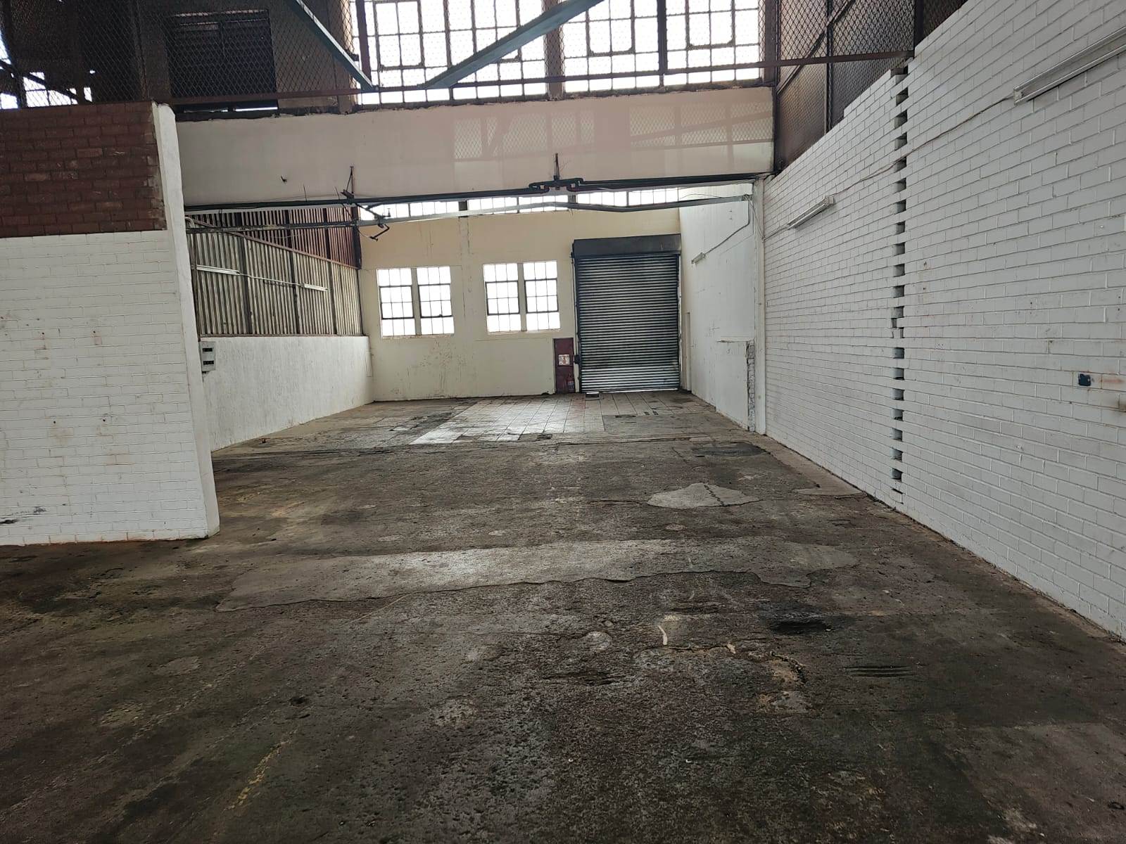 275  m² Industrial space in New State Area photo number 2