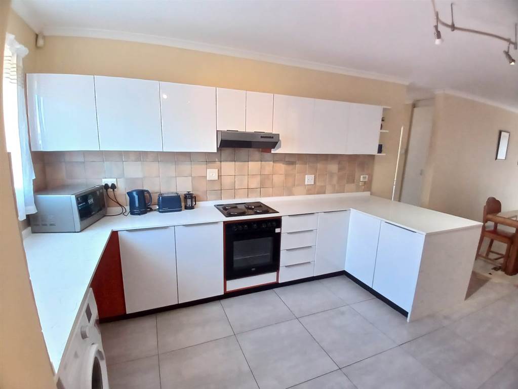 3 Bed Townhouse in Summerstrand photo number 6