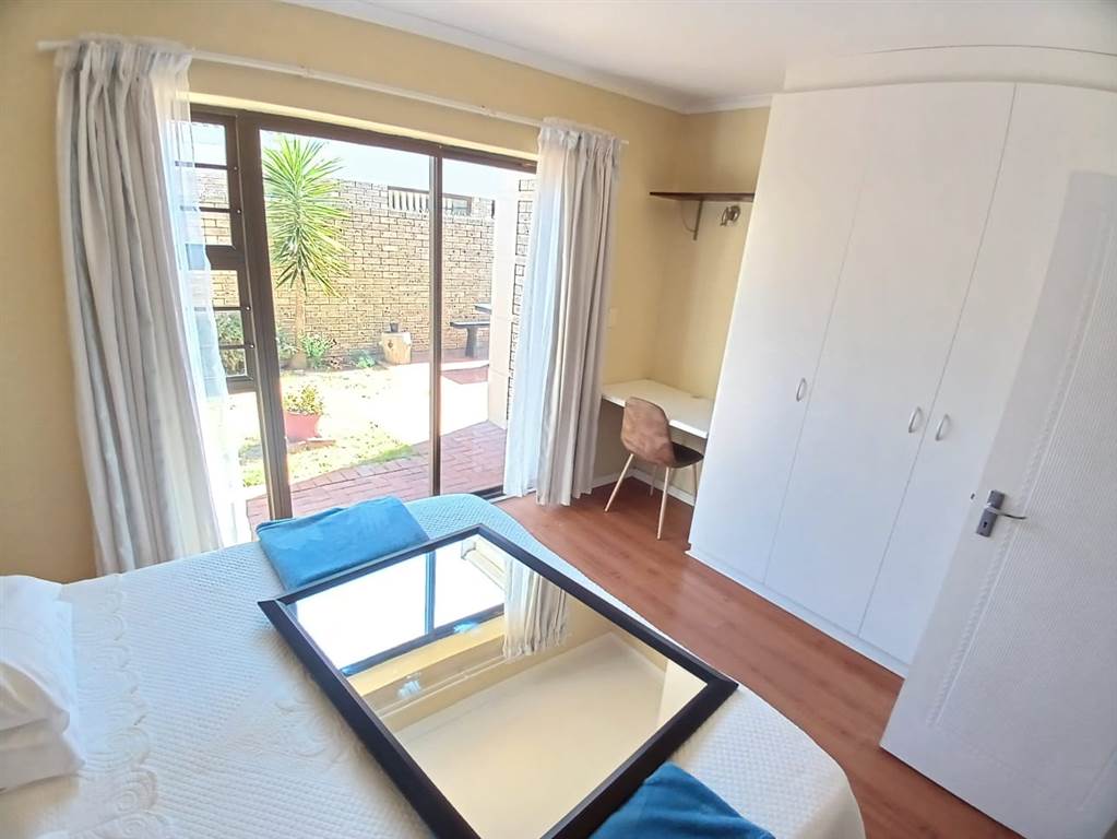 3 Bed Townhouse in Summerstrand photo number 12