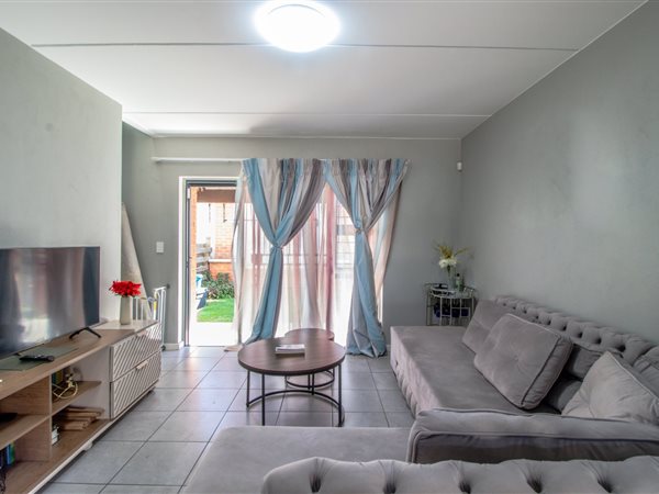 2 Bedroom Townhouse 2 Bedroom Townhouse