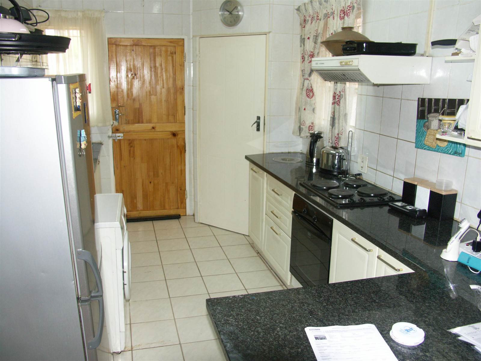 2 Bed Apartment in Rangeview photo number 5