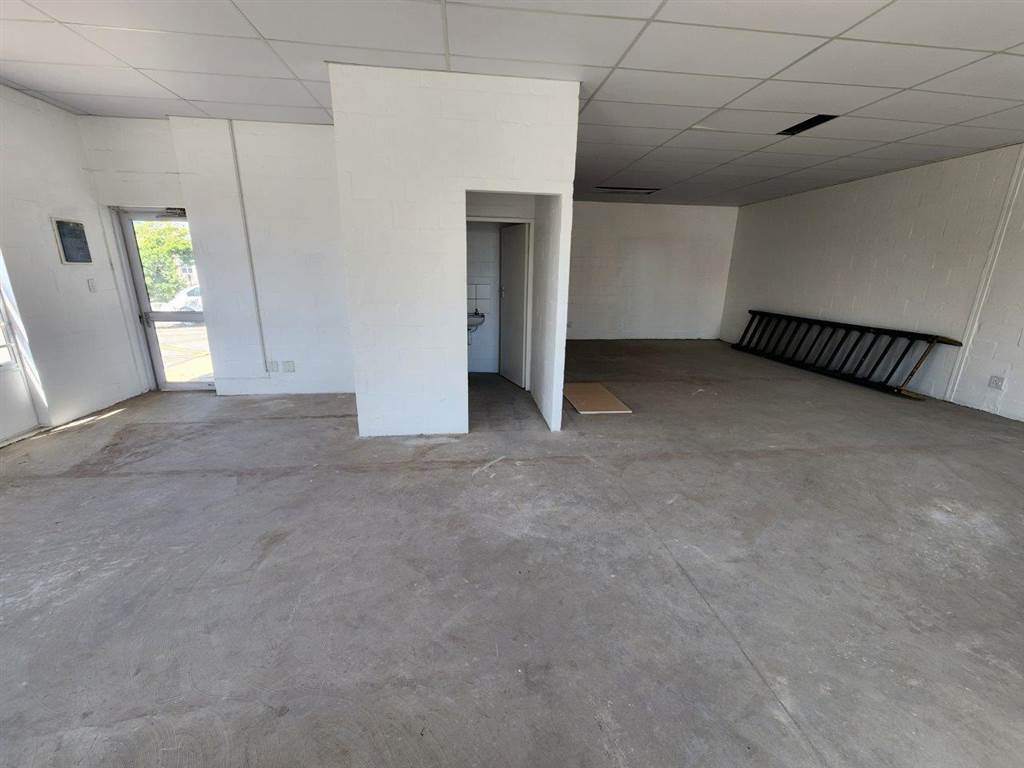 100  m² Commercial space in Milnerton Central photo number 10