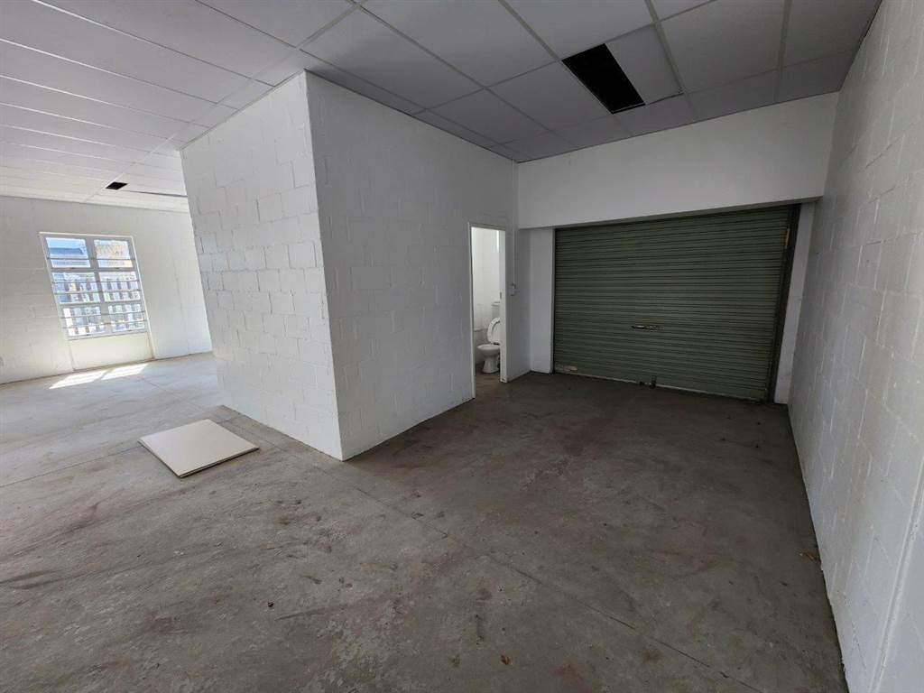 100  m² Commercial space in Milnerton Central photo number 8
