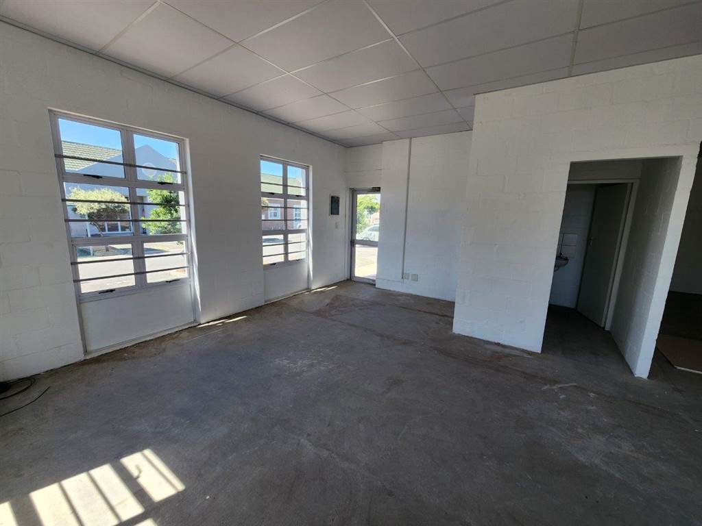 100  m² Commercial space in Milnerton Central photo number 9