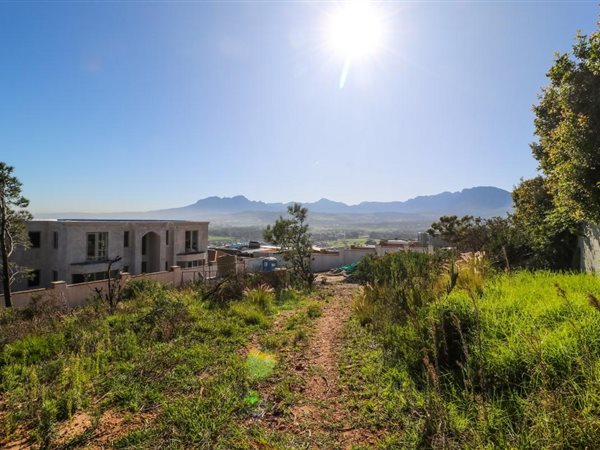 727 m² Land available in Mountainside
