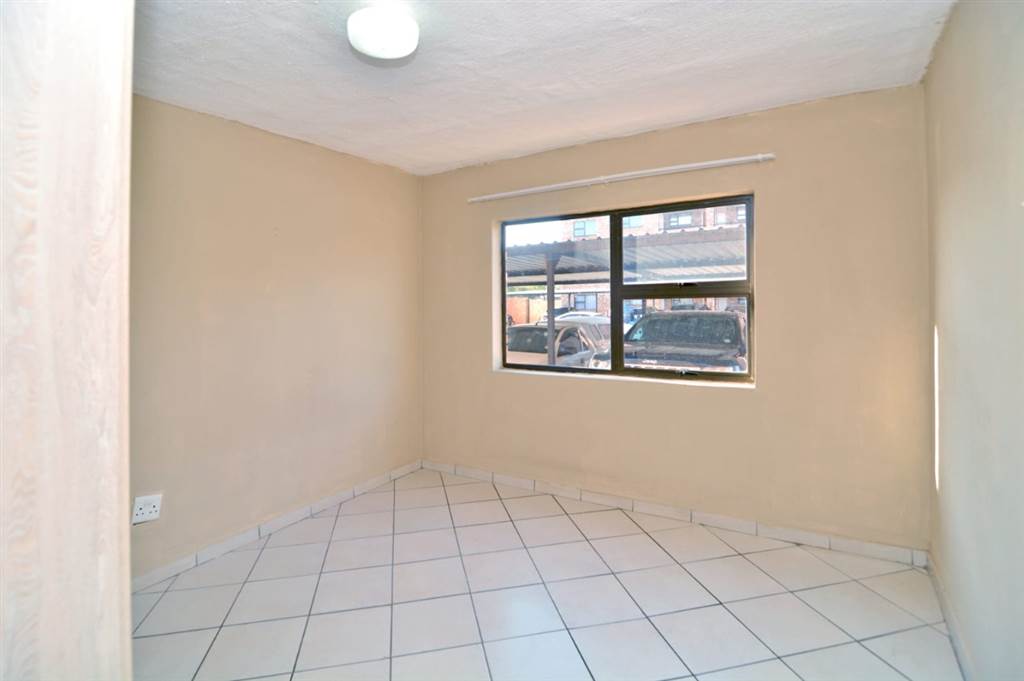 2 Bed Apartment in Delmas photo number 8