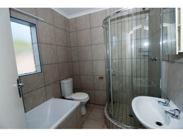 2 Bed House in Pretoria North photo number 13