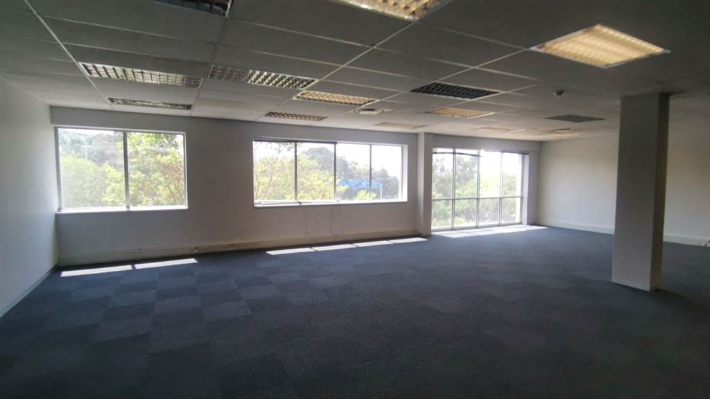2627  m² Commercial space in Bedfordview photo number 9