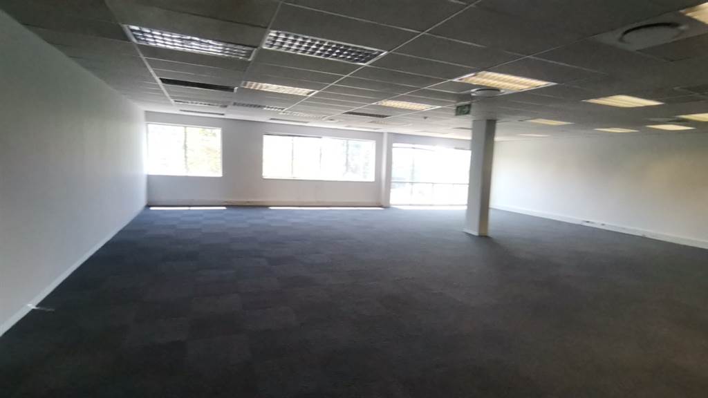 2627  m² Commercial space in Bedfordview photo number 7