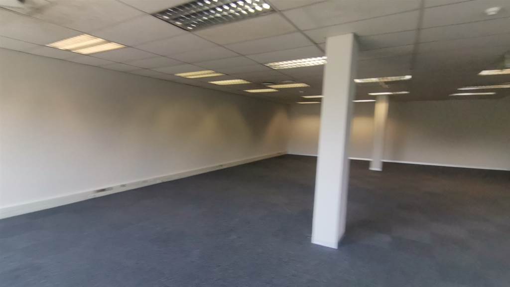 2627  m² Commercial space in Bedfordview photo number 14