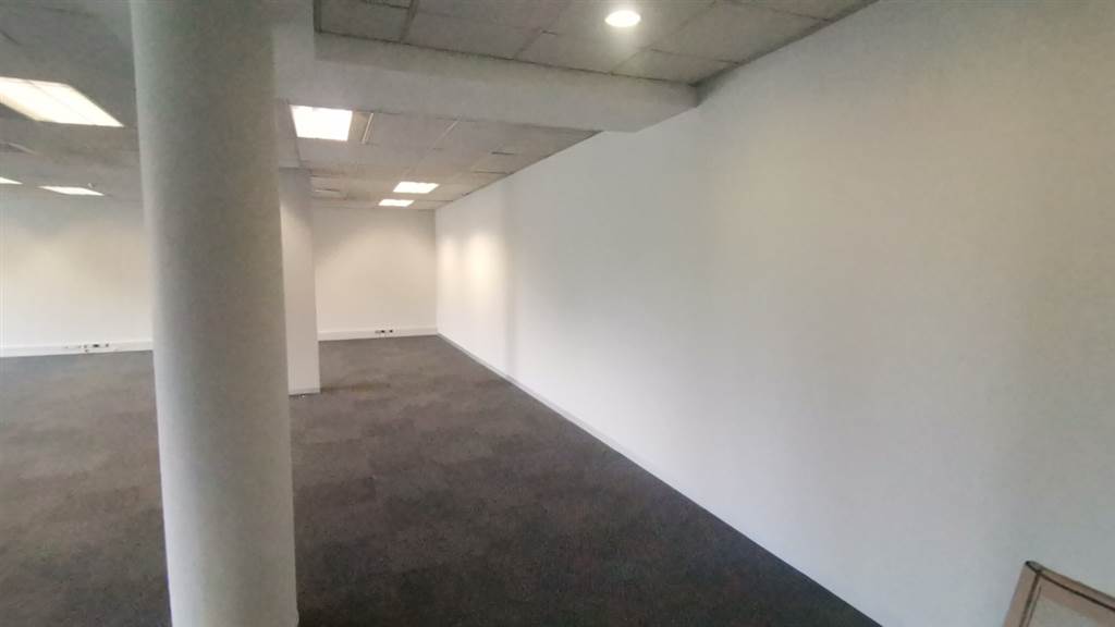 2627  m² Commercial space in Bedfordview photo number 5