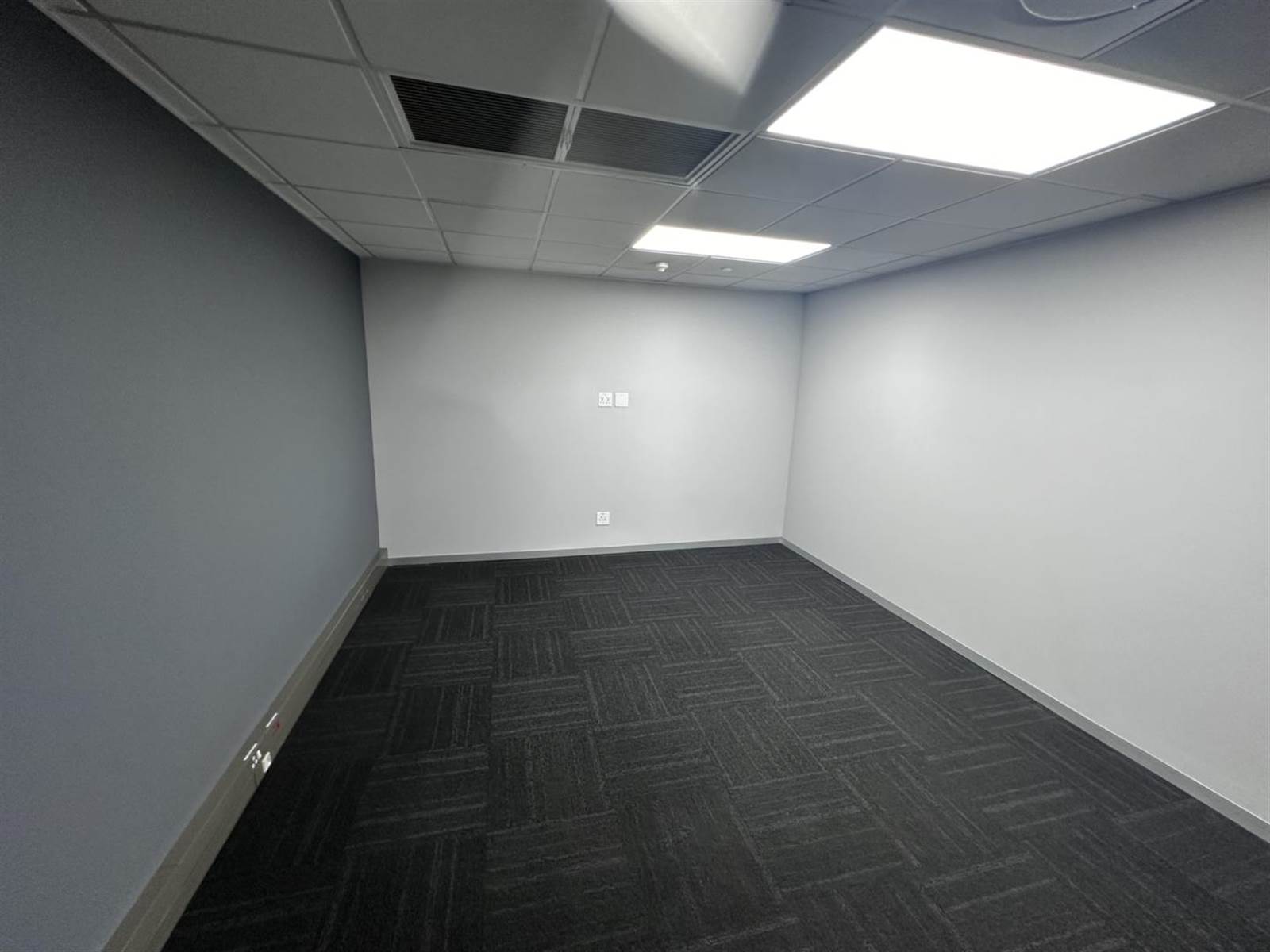 20000  m² Office Space in Menlyn photo number 4