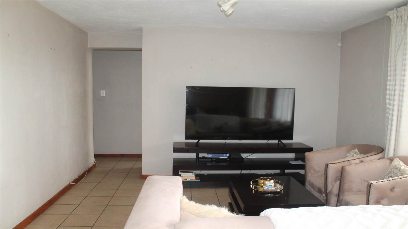 3 Bed Apartment in Nelspruit photo number 12