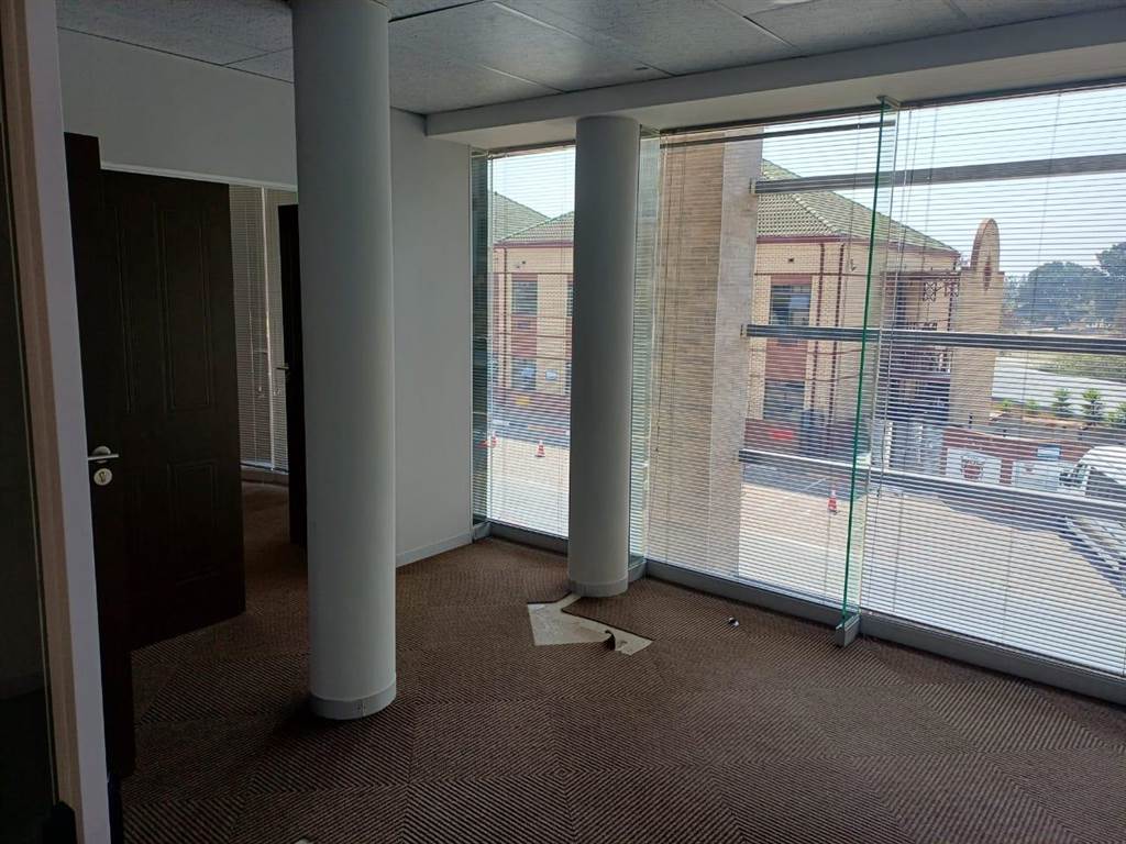 144  m² Commercial space in Nelspruit Central photo number 9