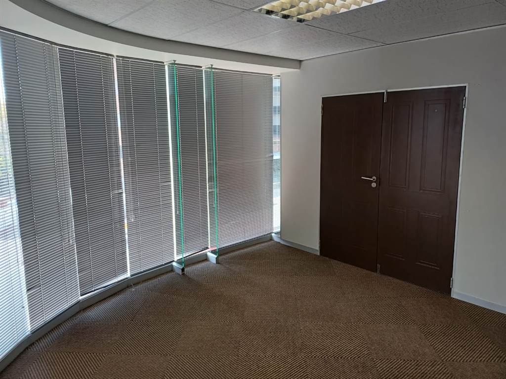 144  m² Commercial space in Nelspruit Central photo number 11