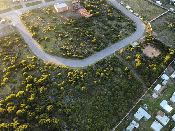 1350 m² Land available in Mossel Bay Central
