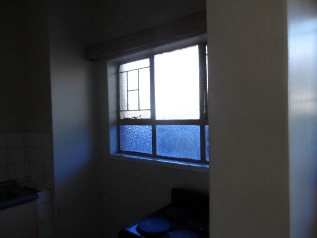 1 Bed Apartment in Pretoria West photo number 5
