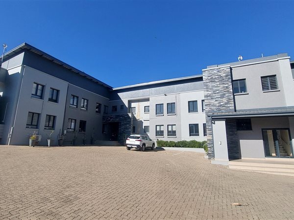 91  m² Commercial space