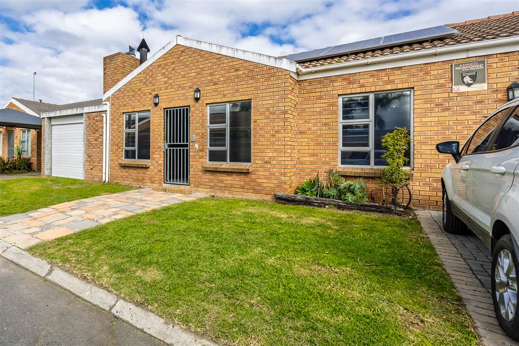 3 Bedroom Townhouse 3 Bedroom Townhouse