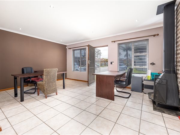3 Bedroom Townhouse 3 Bedroom Townhouse
