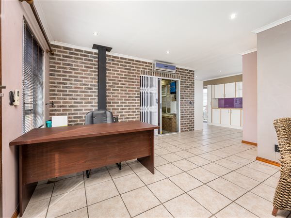 3 Bedroom Townhouse 3 Bedroom Townhouse