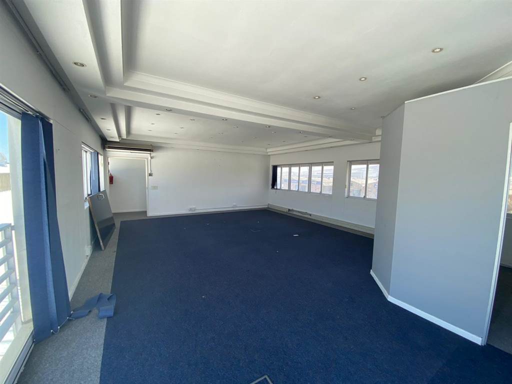 142  m² Commercial space in Montague Gardens photo number 10