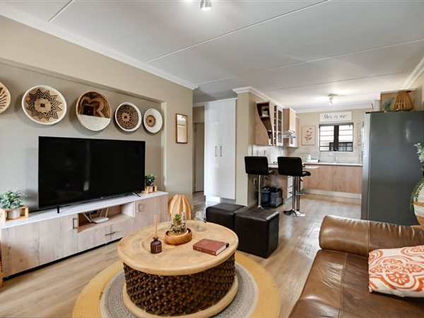 3 Bed Townhouse in Roodeplaat