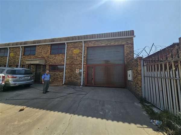 285  m² Industrial space